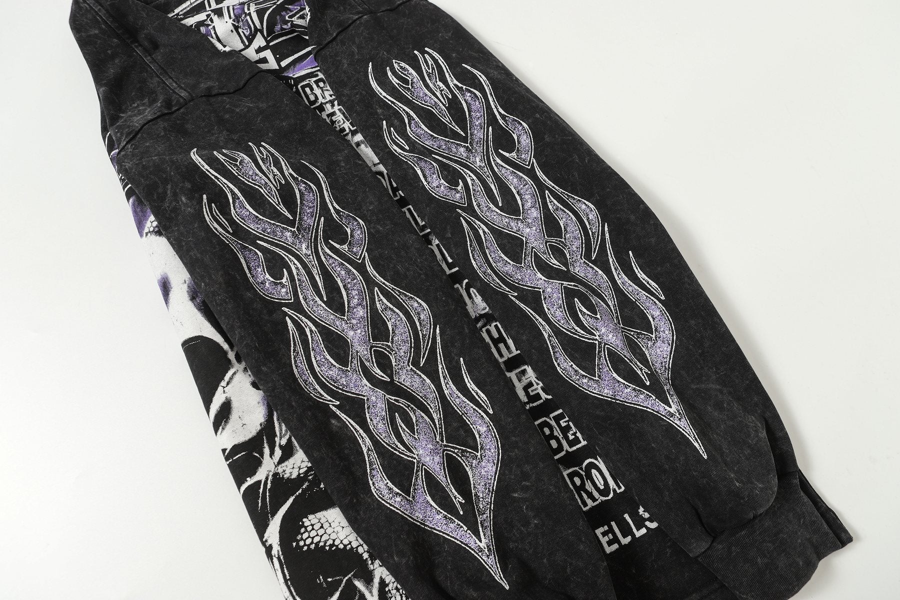 Hellstar Skull & Flame Graphic Long-Sleeve T-Shirt — detail