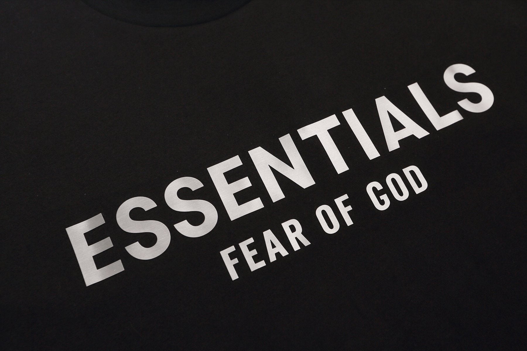 ESSENTIALS Fear of God Chest Graphic T-Shirt — detail