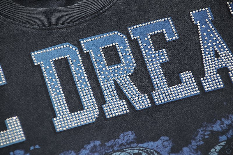 VALE USA Dreams Football Graphic T-Shirt — detail