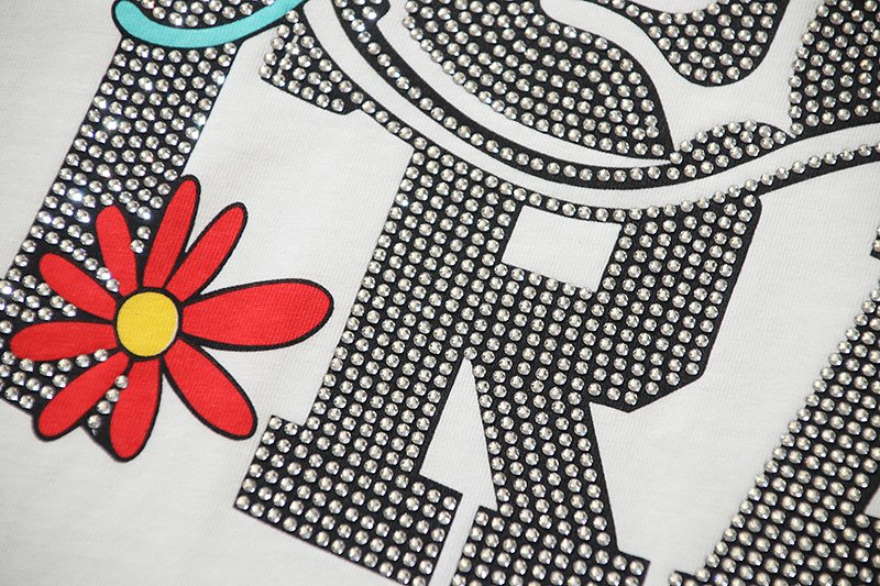 VALE USA Rhinestone Graphic Short-Sleeve T-Shirt — detail