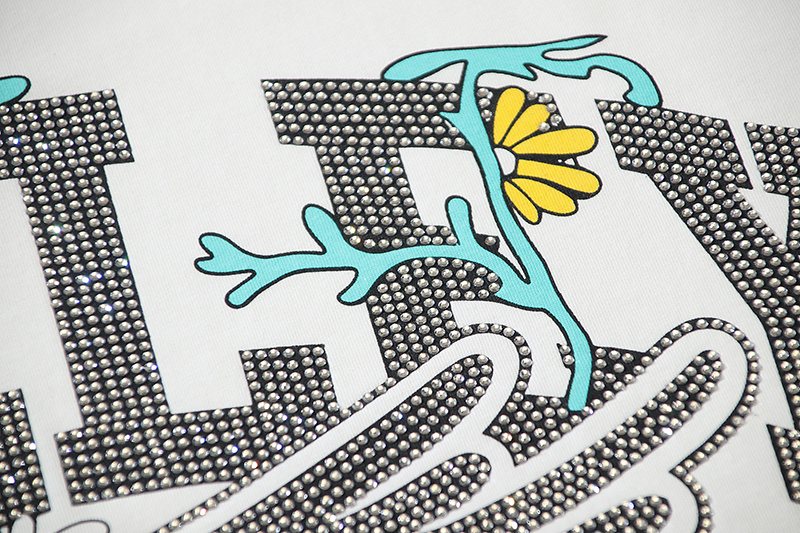 VALE USA Rhinestone Graphic Short-Sleeve T-Shirt — detail
