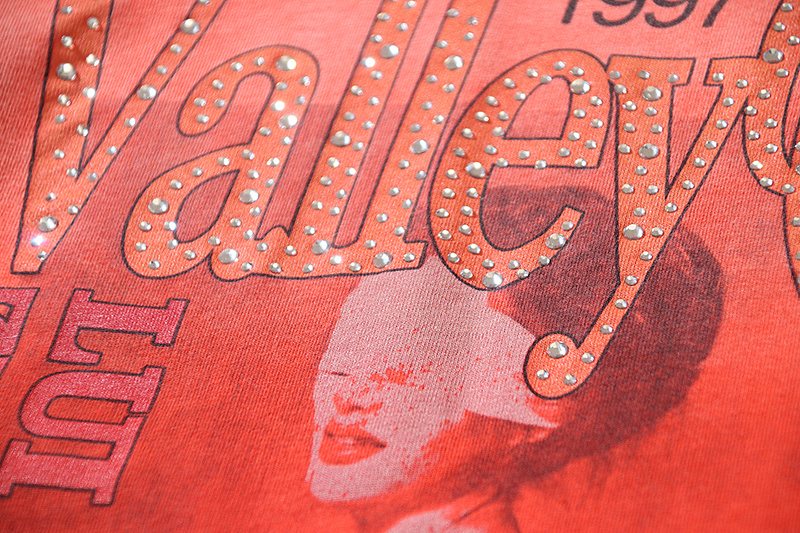 VALE USA Dreams 1997 Rhinestone Graphic T-Shirt — detail