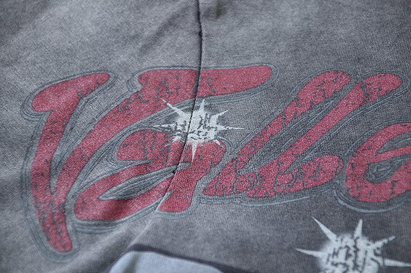 VALE USA King of Pop Graphic T-Shirt — detail