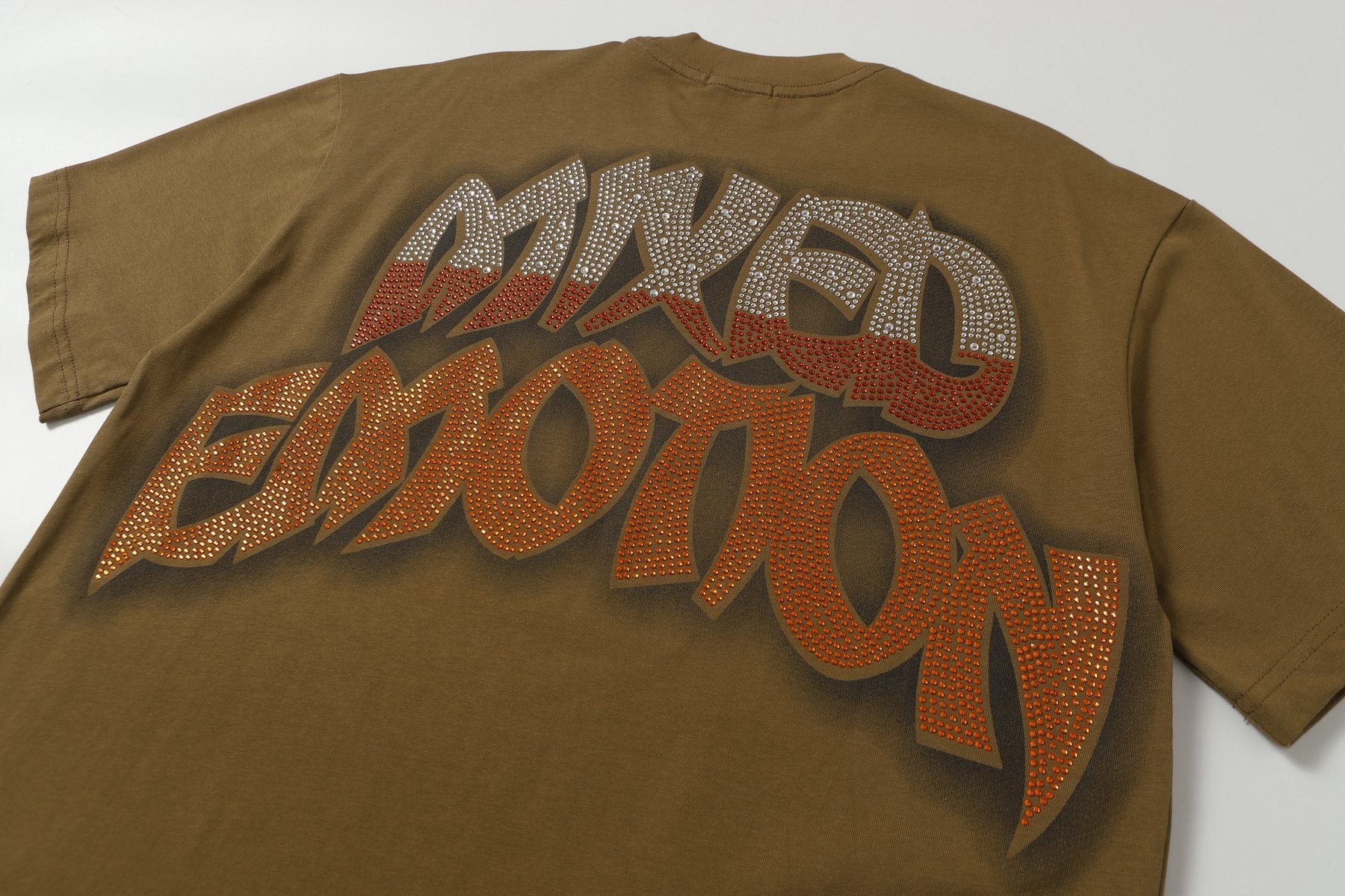 MIXED EMOTION Olive Brown Graphic T-Shirt — detail