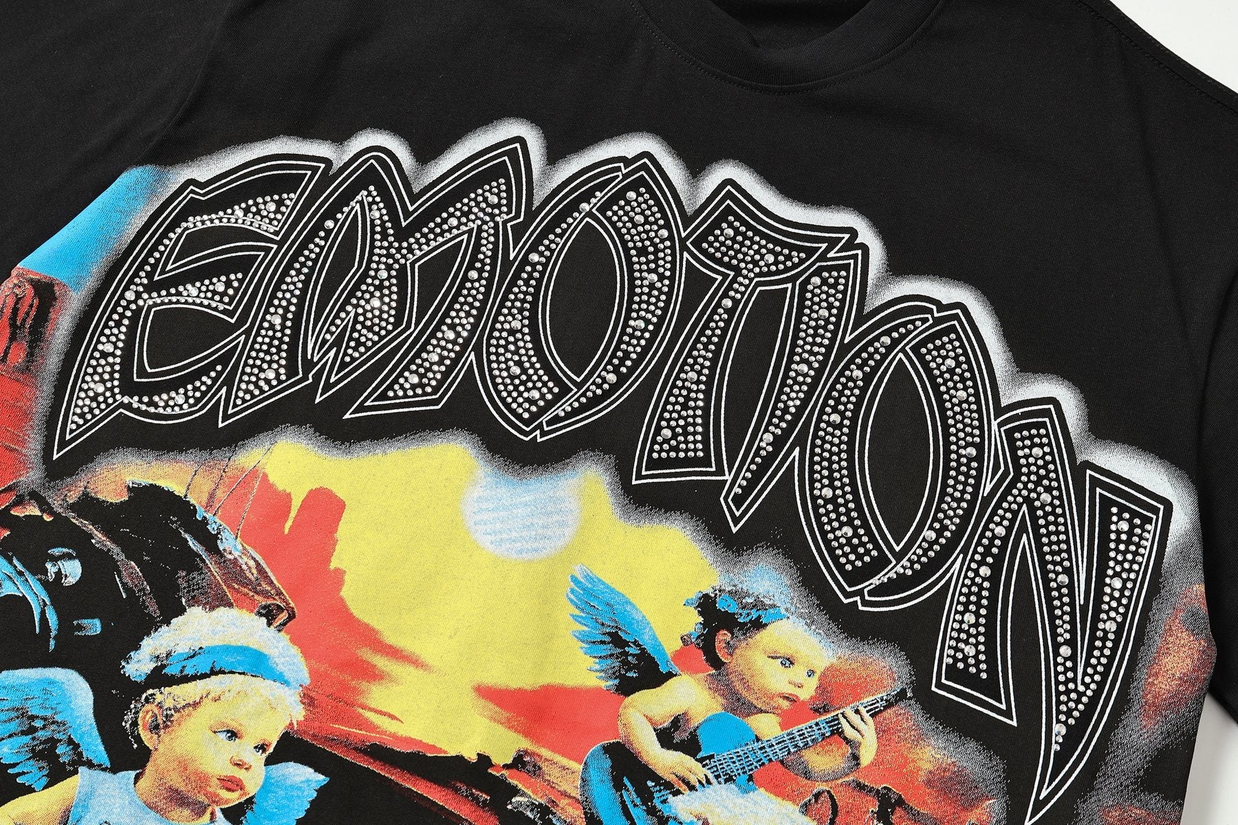 MIXED EMOTION Heat-Pressed Graphic T-Shirt — detail