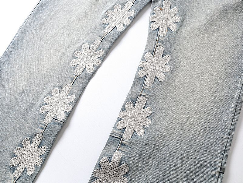 LOSTSHDWS Daisy Appliqué Flared Jeans — detail