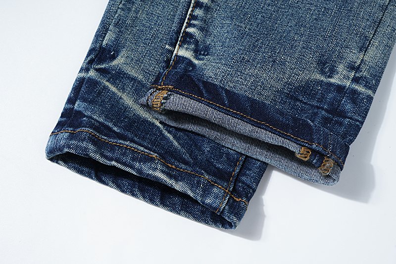 Purple Brand Washed Distressed Blue Jeans — detail