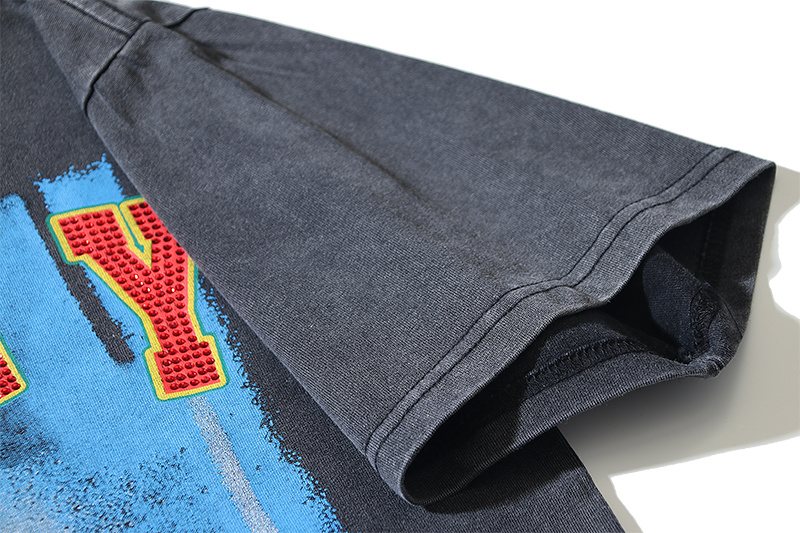 VALE USA Portrait Graphic Short-Sleeve T-Shirt — detail
