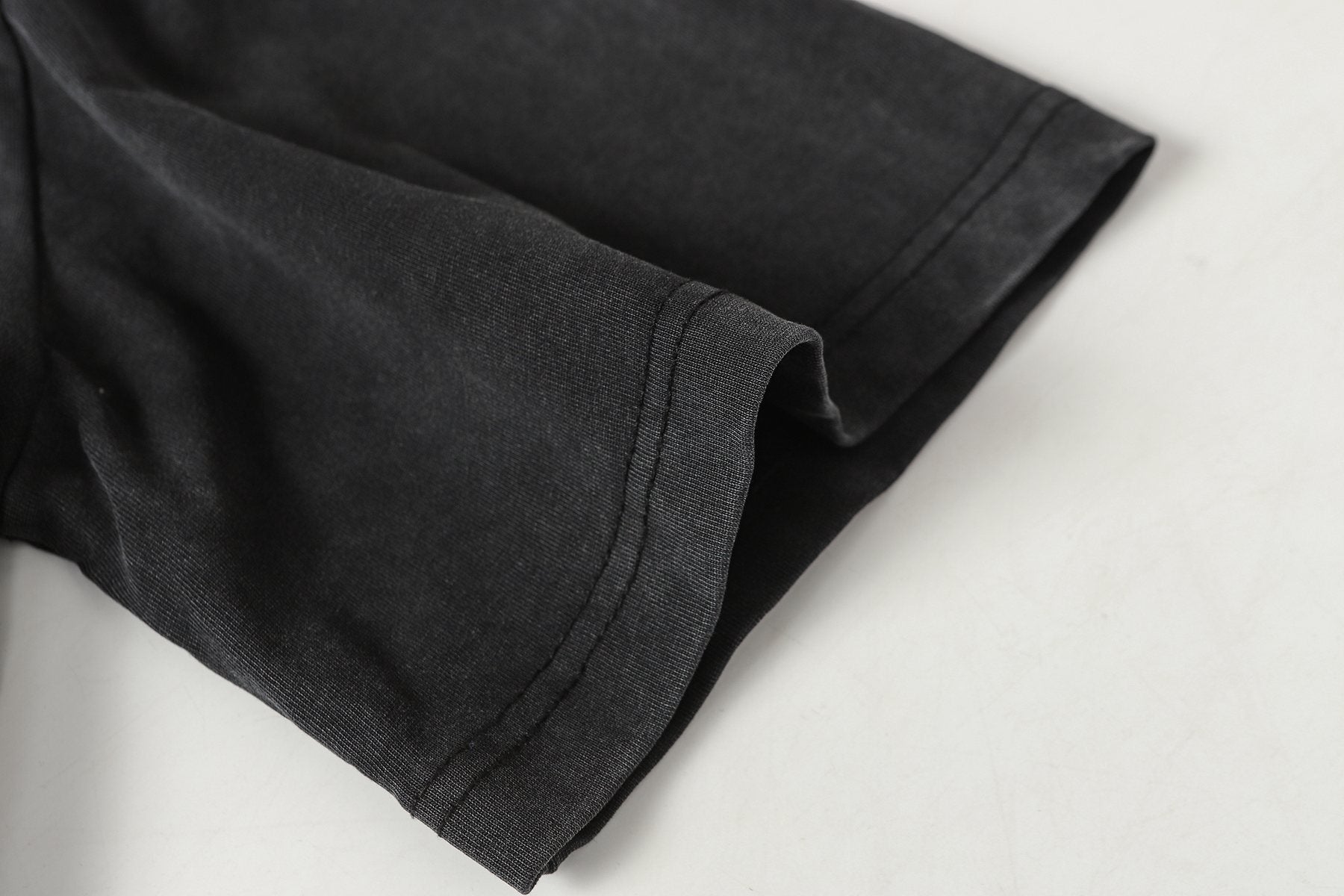 HELISTAR Eye Graphic Short-Sleeve T-Shirt — detail