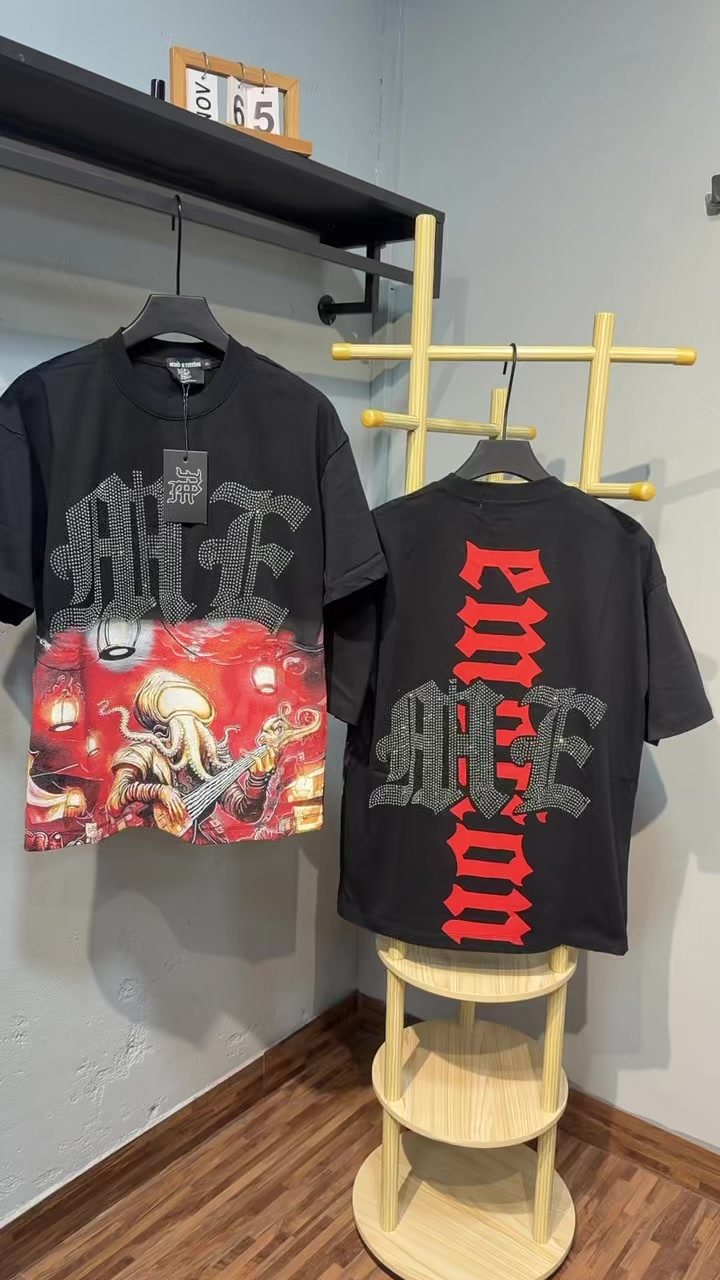 MIXED EMOTION Octopus Graphic Short-Sleeve T-Shirt — context