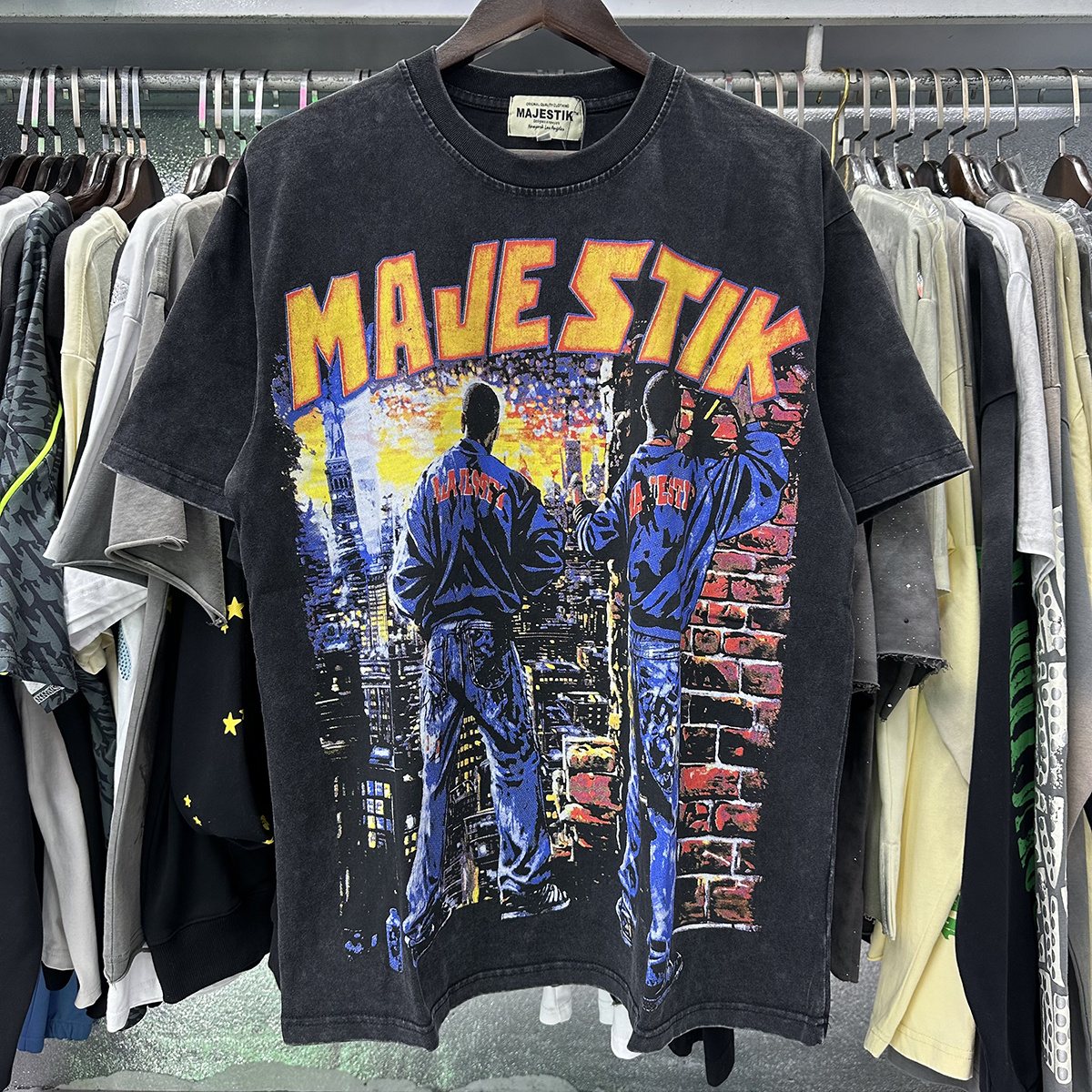 MAJESTIK Treet Artist Graphic Short-Sleeve T-Shirt — context