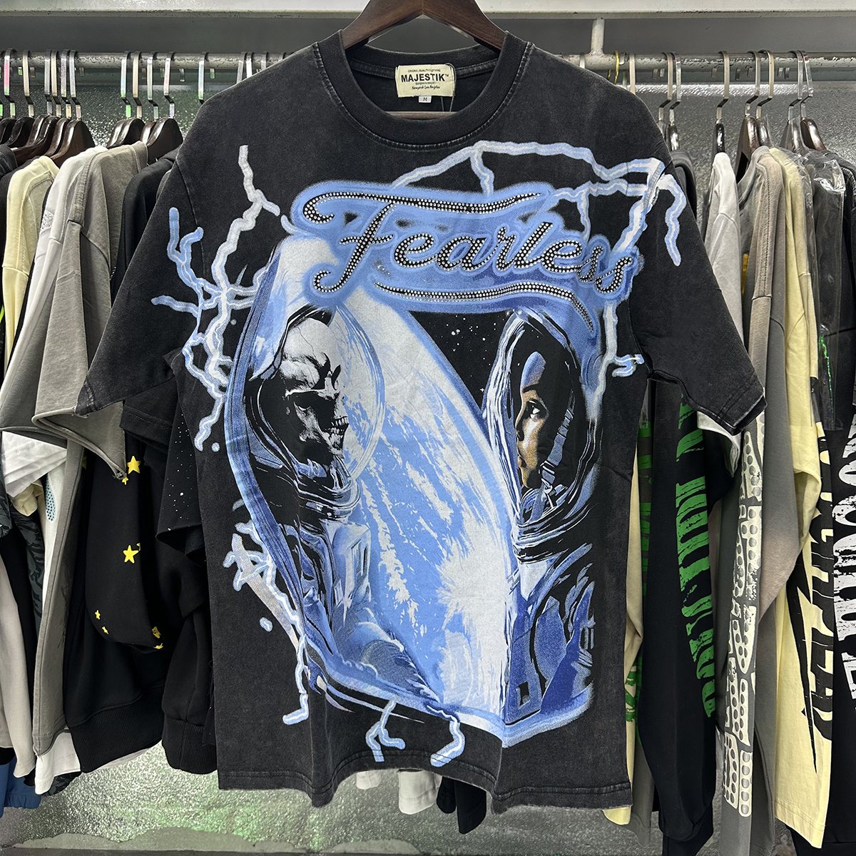 MAJESTIK Astronaut Skull Graphic T-Shirt — context