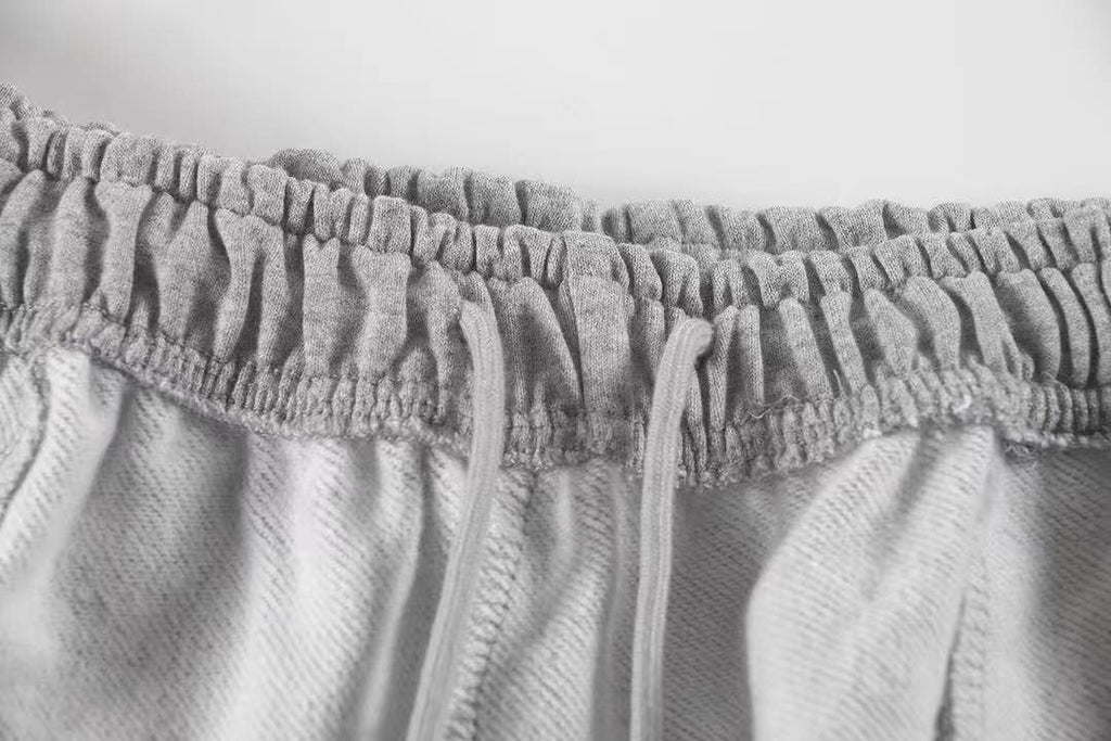 alo Small Logo Crewneck Sweatshirt & Sweatpants Matching Set — detail