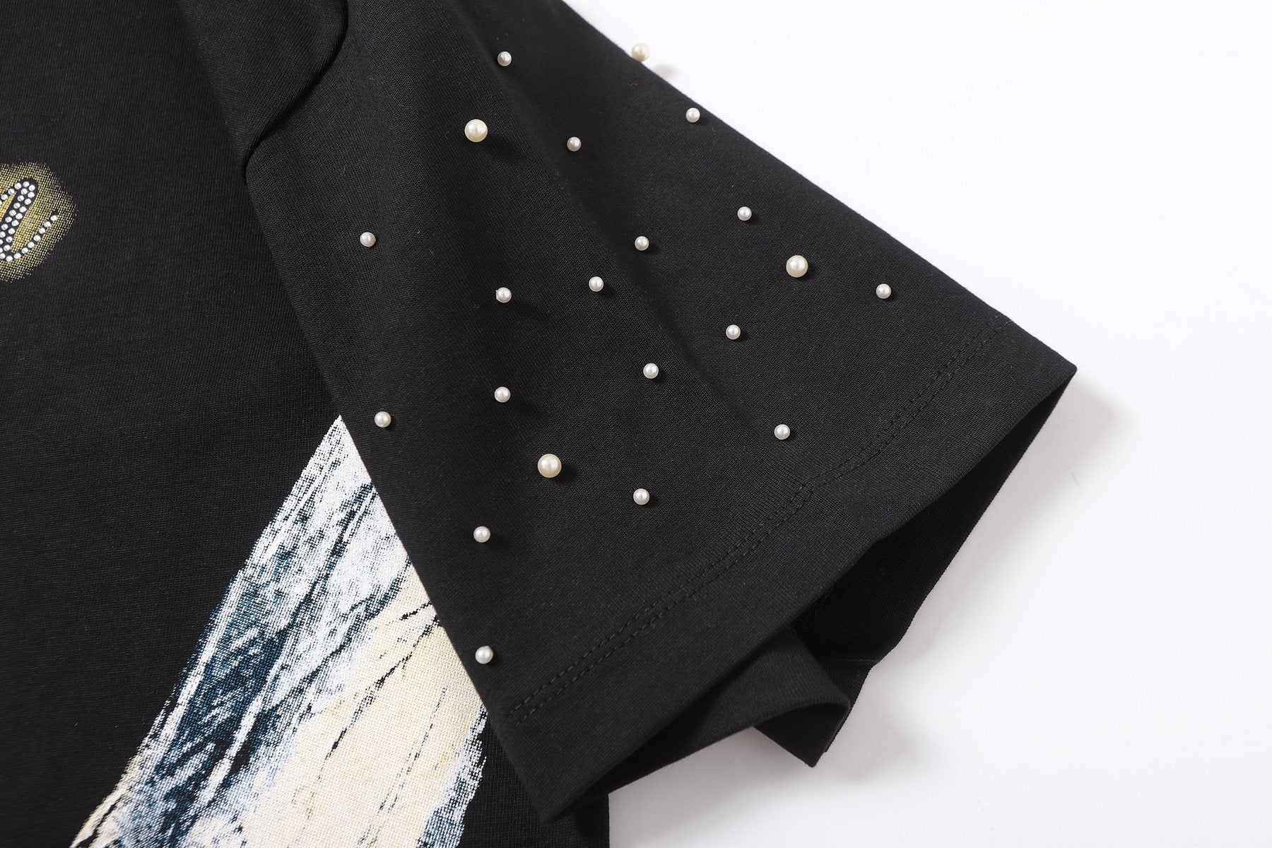 MIXED EMOTION Angel Graphic Pearl-Sleeve T-Shirt — detail