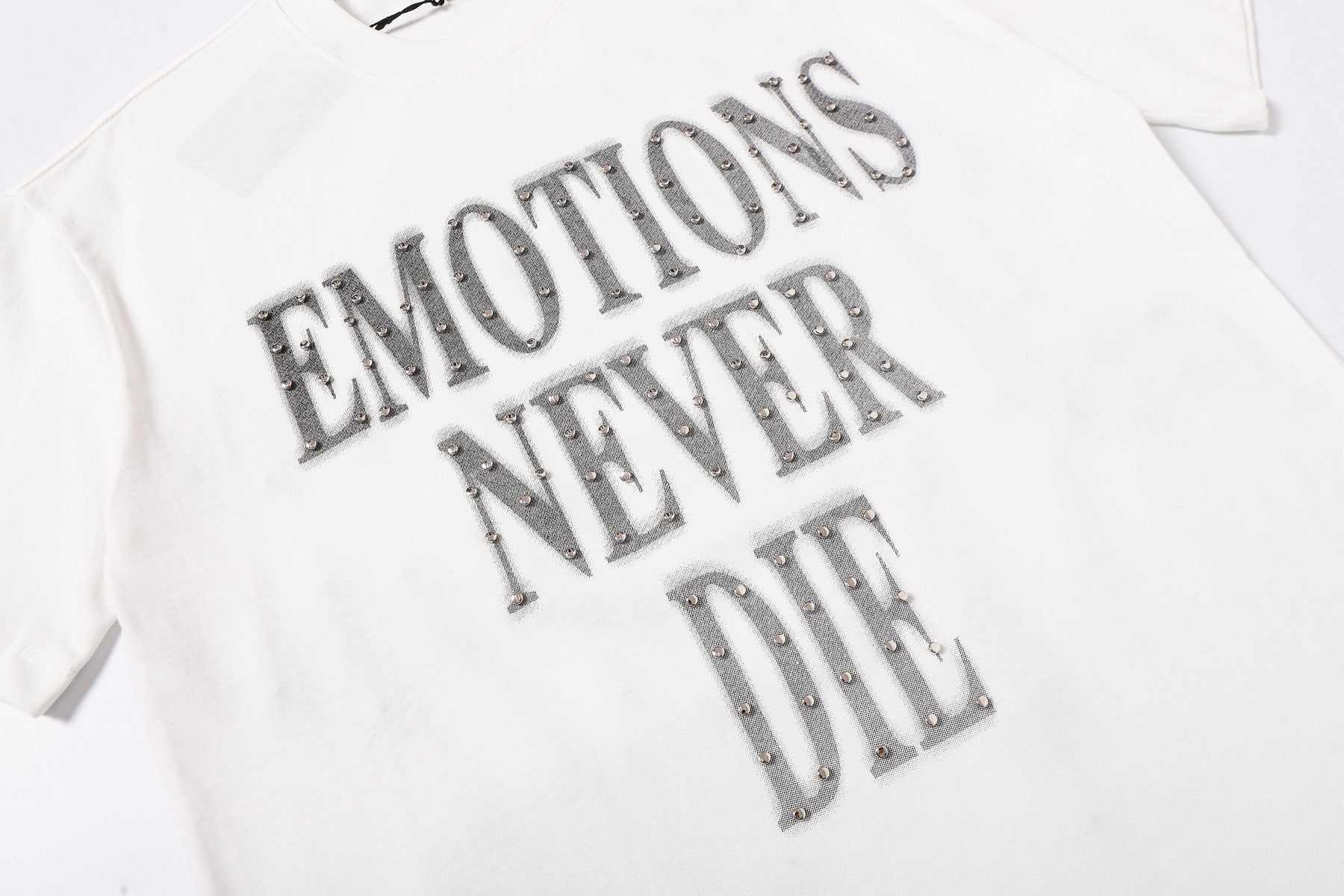 MIXED EMOTION Front Text & Back Logo T-Shirt — detail