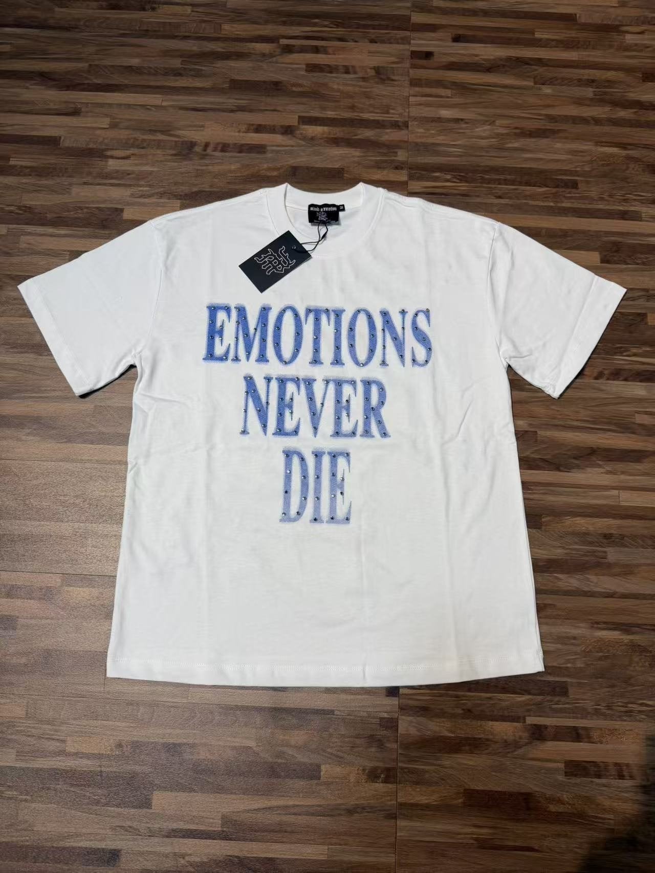 MIXED EMOTION Never Die Graphic Short-Sleeve T-Shirt — context