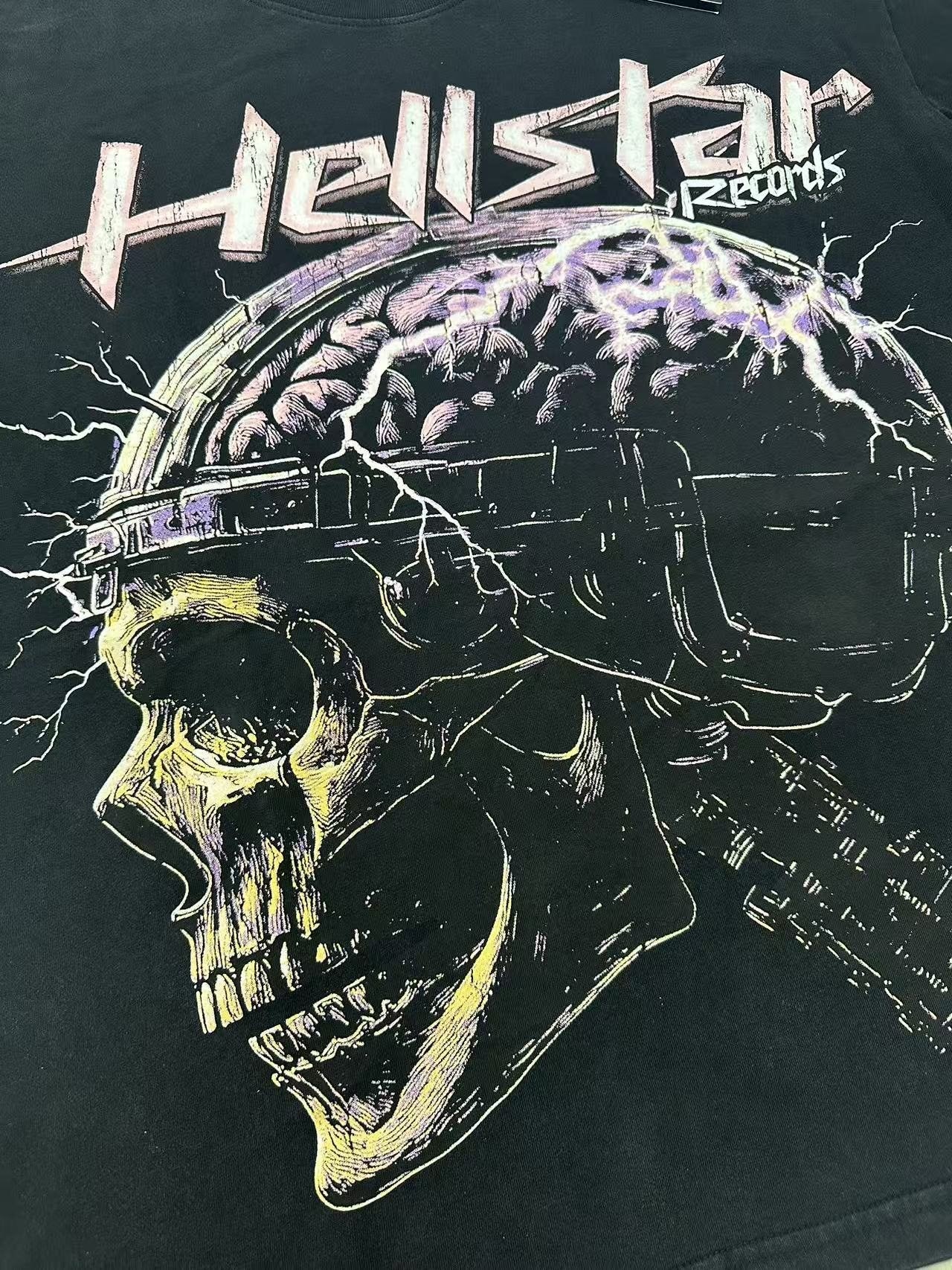 Hellstar Skull and City Graphic Short-Sleeve T-Shirt — detail