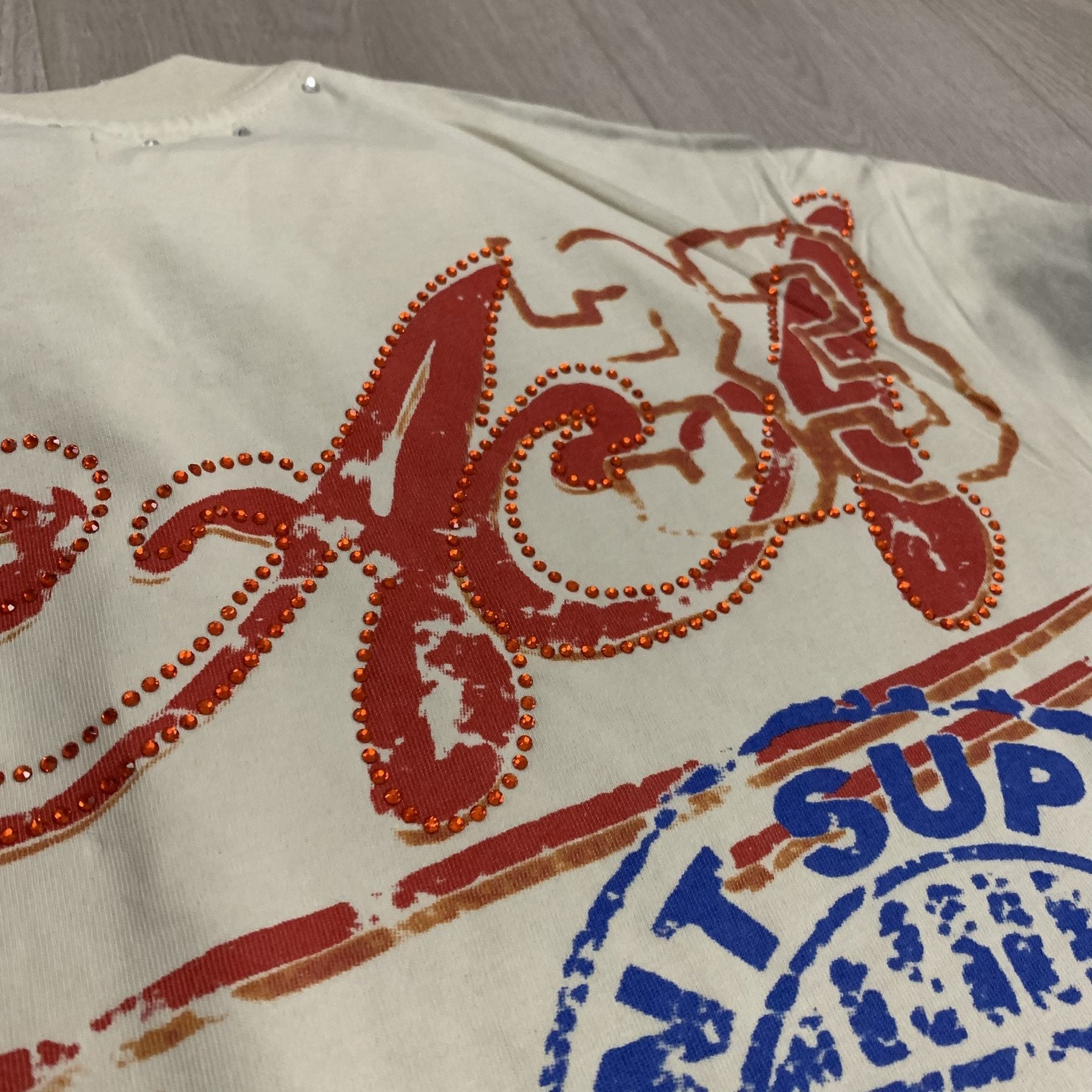 DUAA Upper Hand Graphic T-Shirt — detail