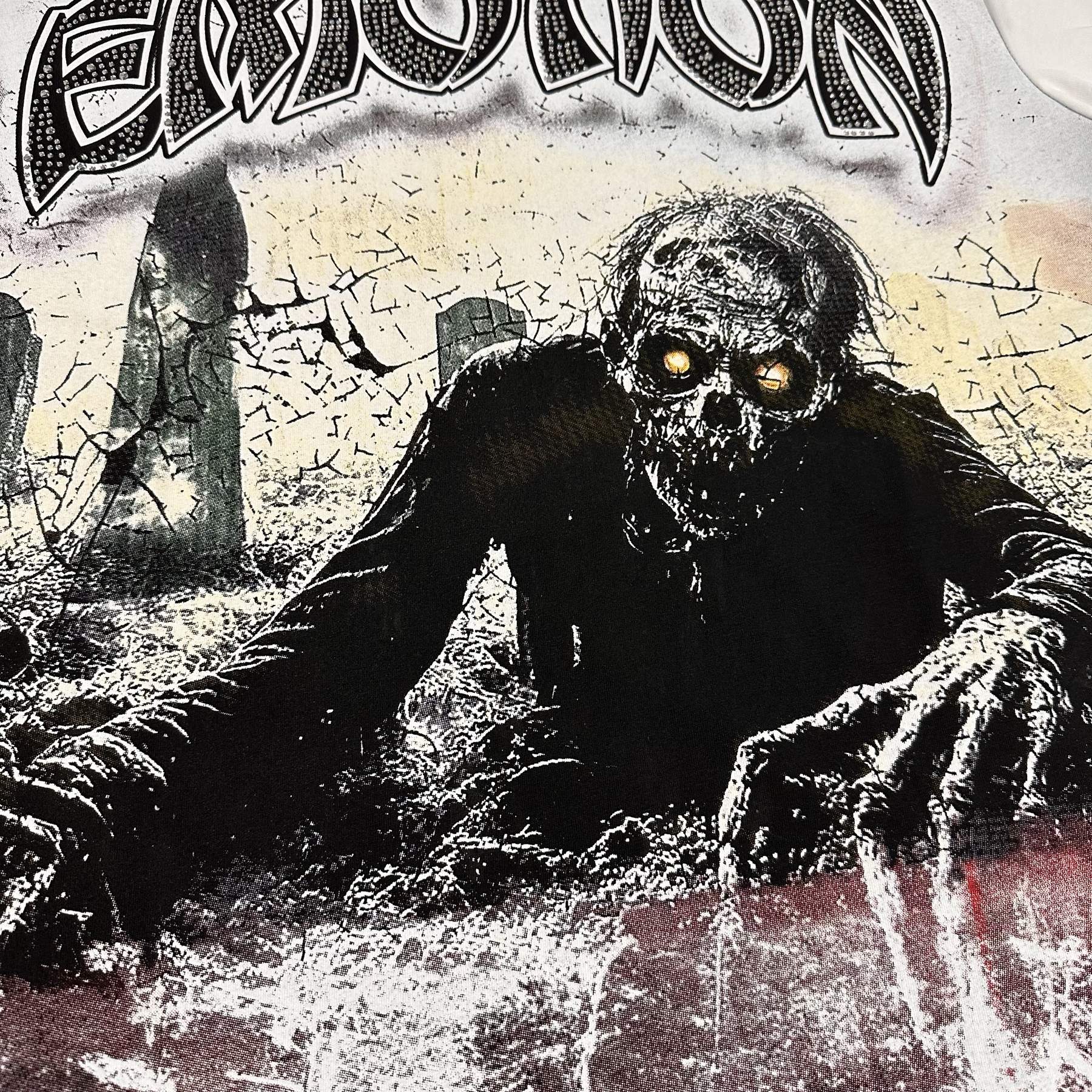 MIXED EMOTION Skull Graveyard Graphic T-Shirt — detail
