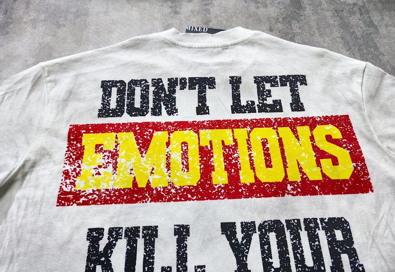 MIXED EMOTION Angel Graphic Short-Sleeve T-Shirt — detail