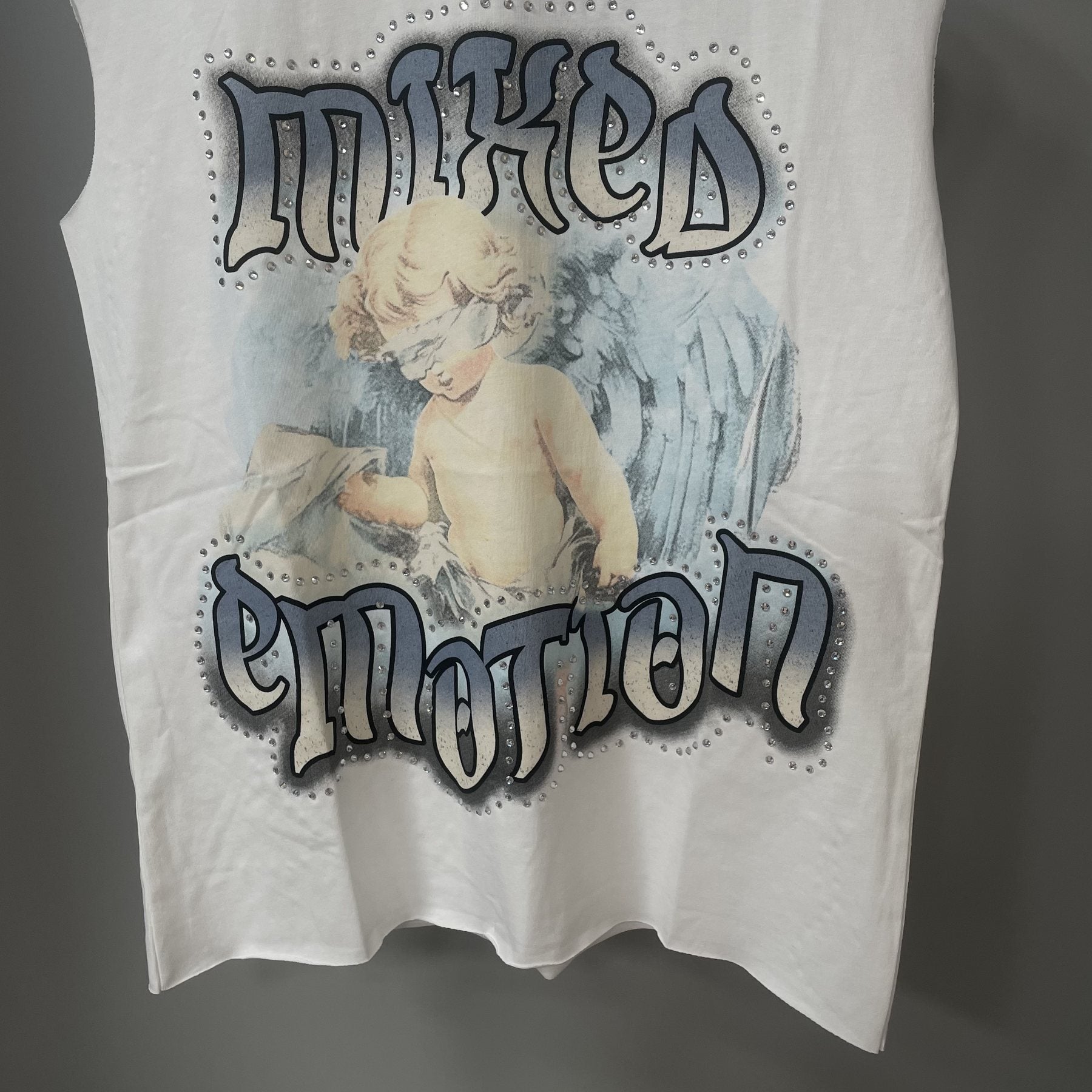 MIXED EMOTION Angel Graphic Sleeveless T-Shirt — front