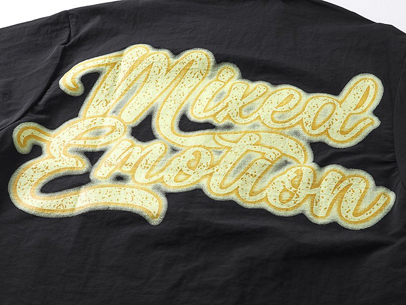 MIXED EMOTION Angel Graphic Zip-Front Short-Sleeve Shirt — detail