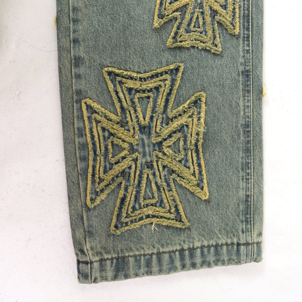 Vale Forever Embroidered Letter Washed Jeans — detail