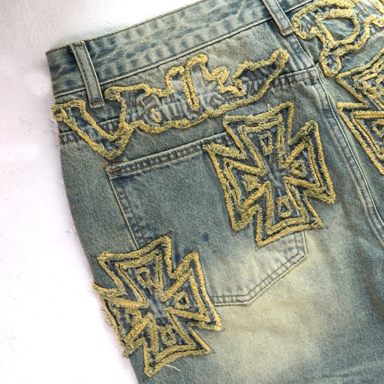 Vale Forever Embroidered Letter Washed Jeans — detail