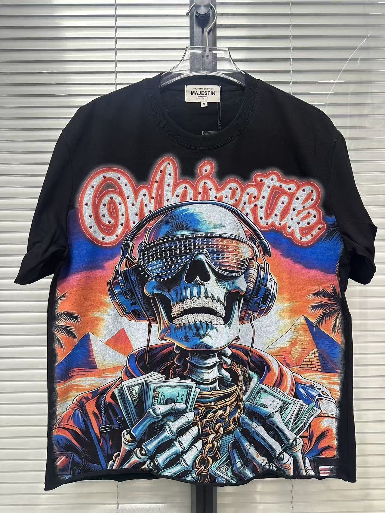 MAJESTIK Skull Graphic Short-Sleeve T-Shirt — context