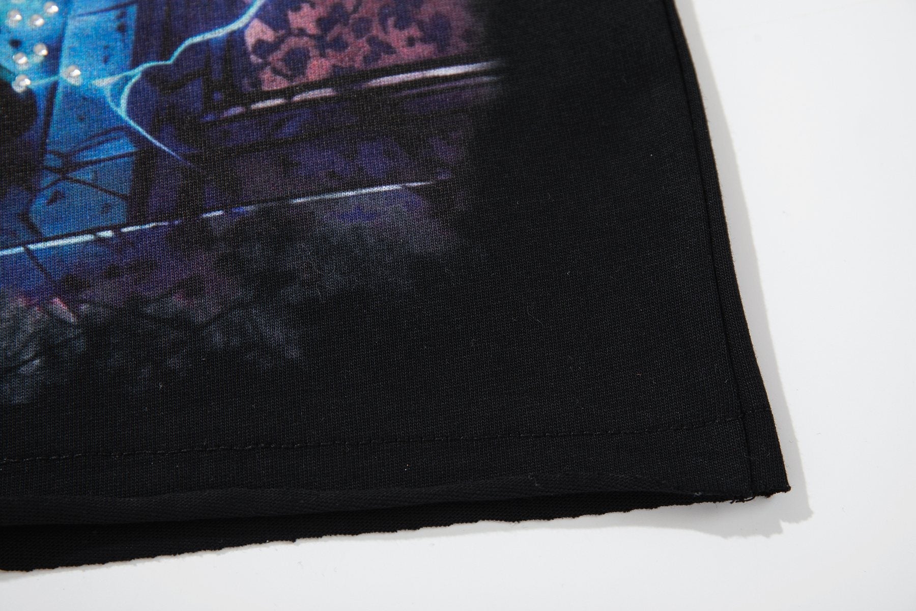 MAJESTIK Monster Graphic Short-Sleeve T-Shirt — detail