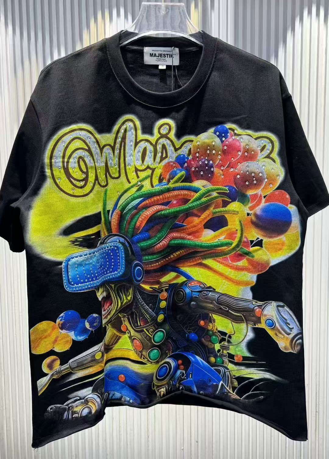 MAJESTIK Color Artwork Graphic T-Shirt — context