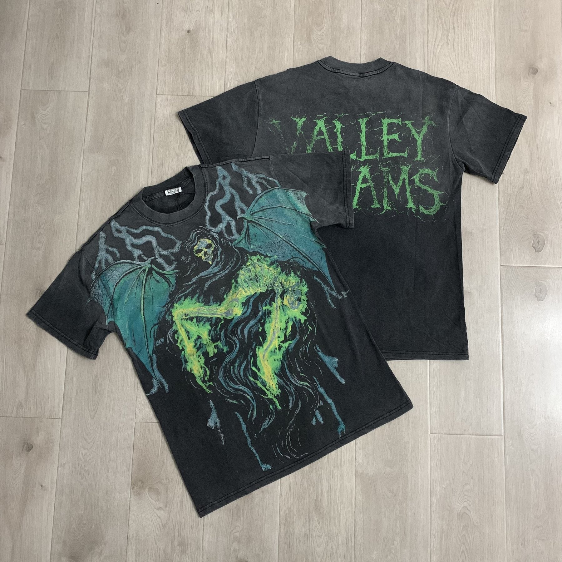 VALE USA Dream Graphic Short-Sleeve T-Shirt — context