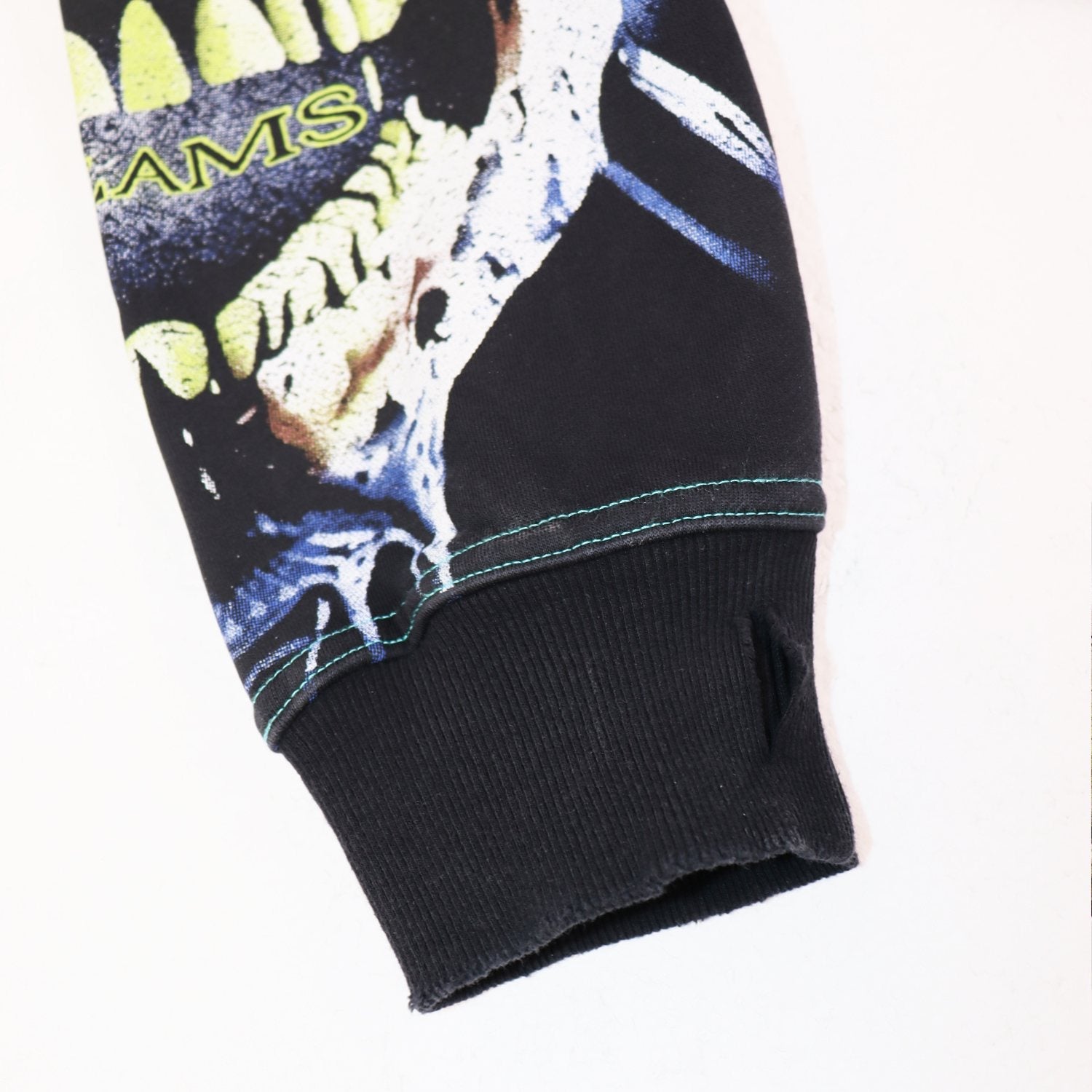 VALE USA Valley Dreams Skull Graphic Zip Hoodie — detail