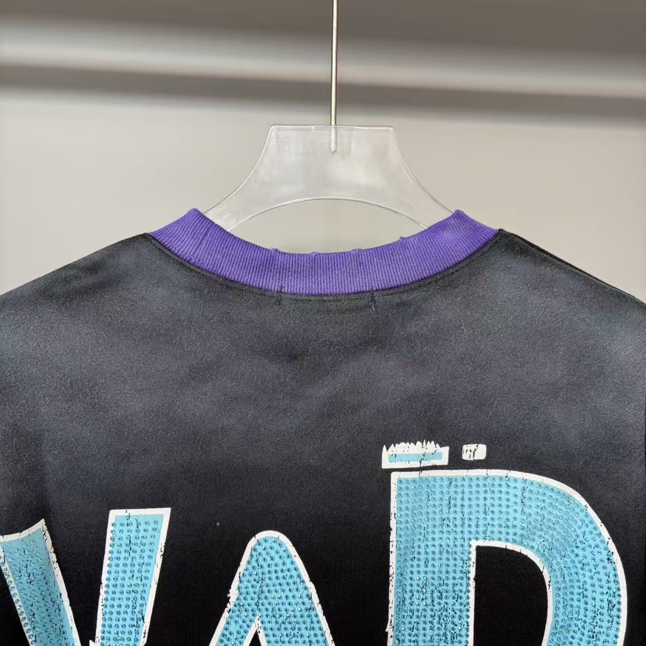 VALE ALL DAY USA A World Beyond Ours Alien Graphic T-Shirt — detail