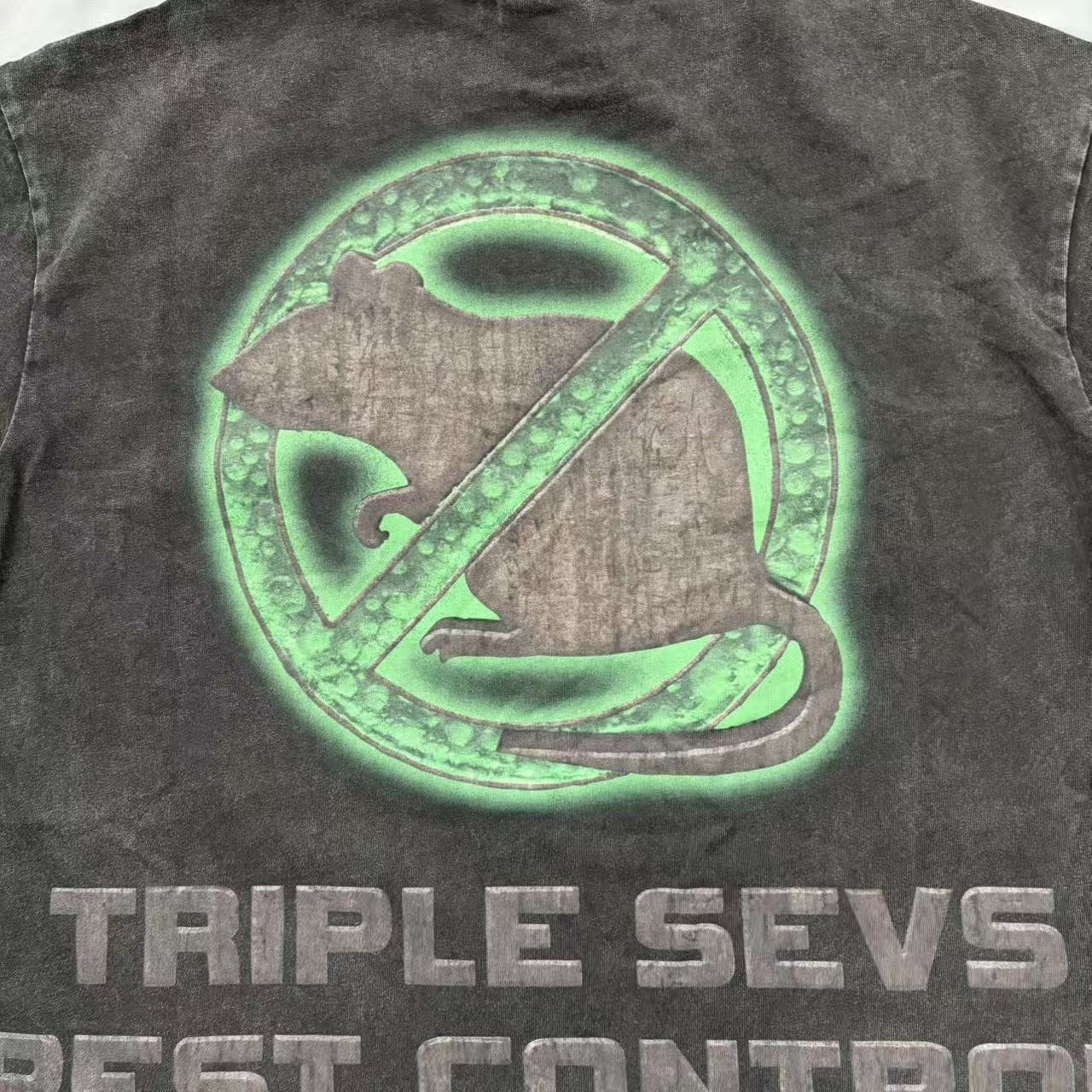 TRIPLE SEVENS Rat Graphic T-Shirt — detail