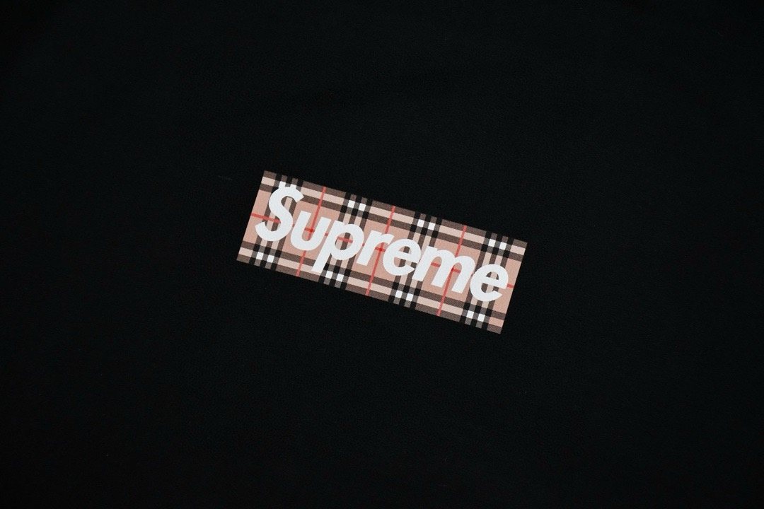 Supreme Plaid Box-Logo Graphic T-Shirt — detail