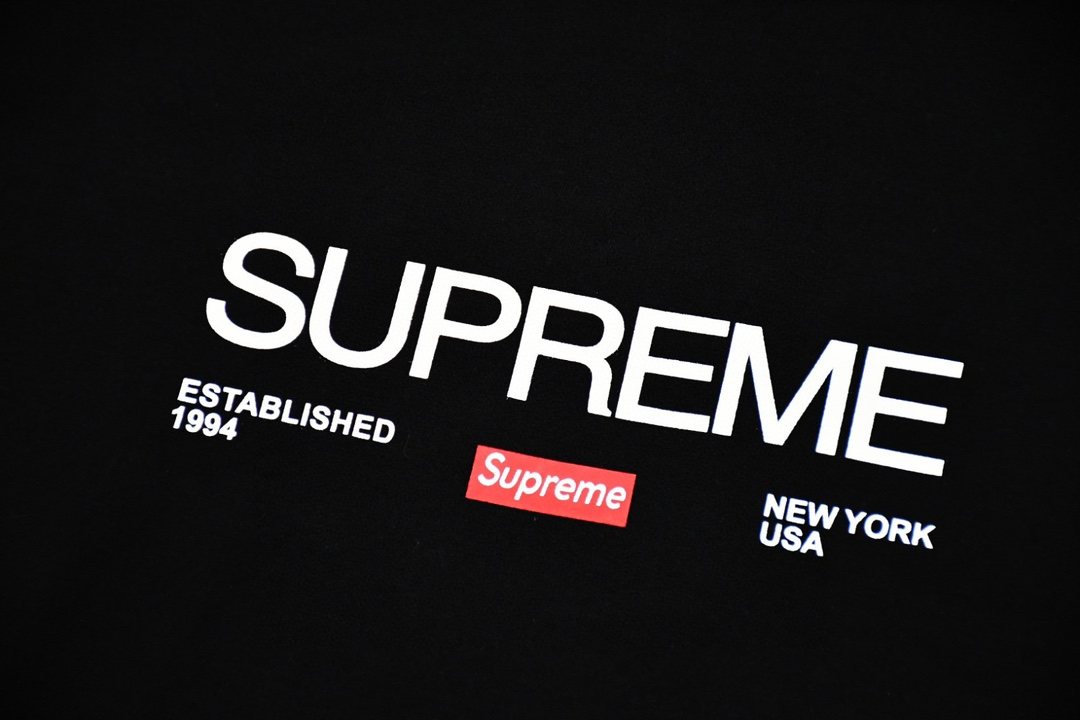 Supreme Est. 1994 Short-Sleeve T-Shirt — detail