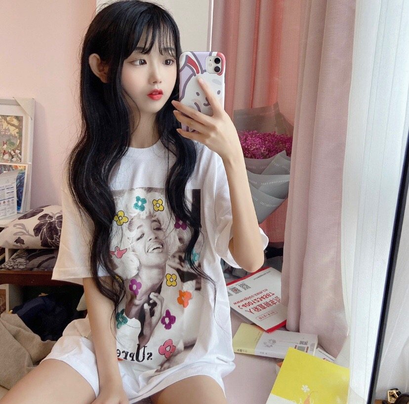 Supreme Naomi Portrait Floral Graphic T-Shirt — context