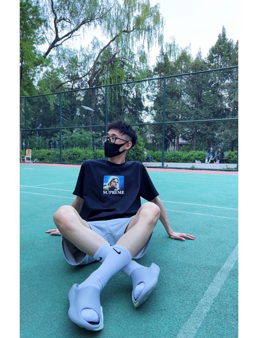 Supreme Kurt Cobain Portrait Graphic T-Shirt — context