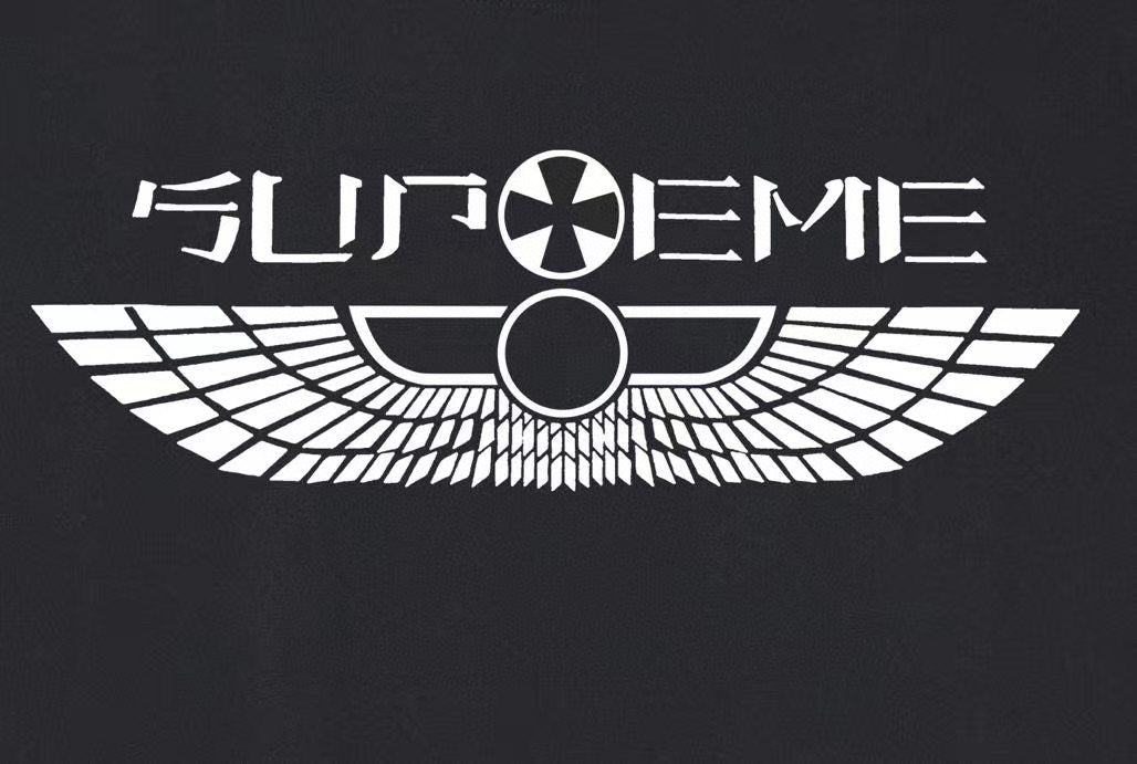 Supreme Winged Chest Graphic Short-Sleeve T-Shirt — detail
