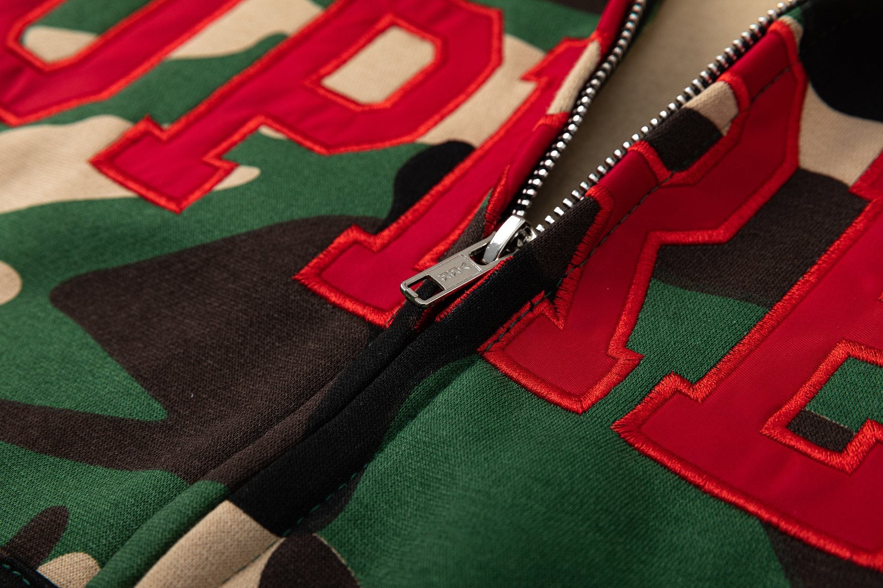 Supreme Green Camo Zip Hoodie — detail