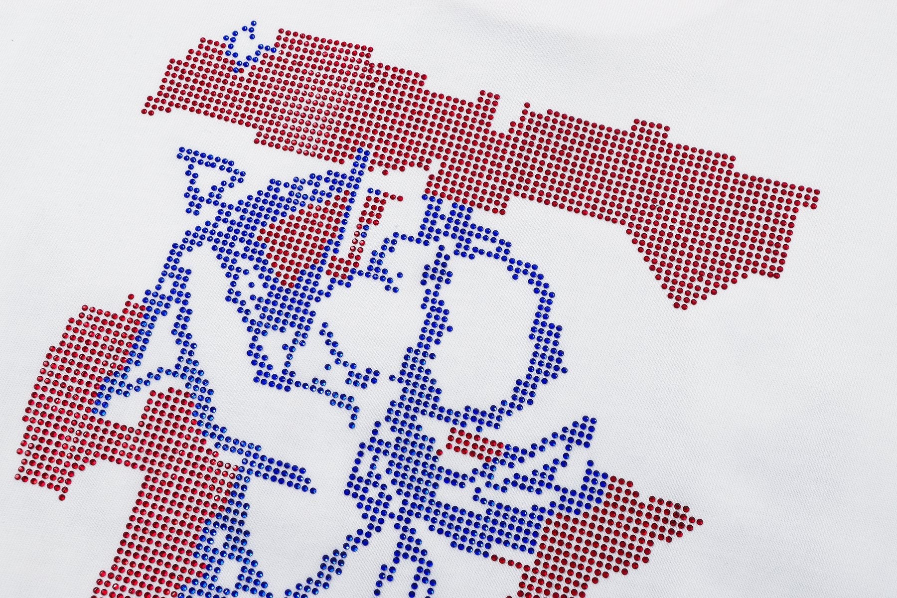MIXED EMOTION Heart Graphic Short-Sleeve T-Shirt — detail
