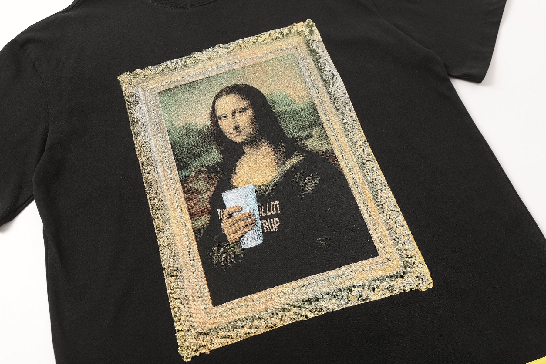 THAT'S A AWFUL LOT OF COUGH SYRUP Mona Lisa Graphic Short-Sleeve T-Shirt — detail