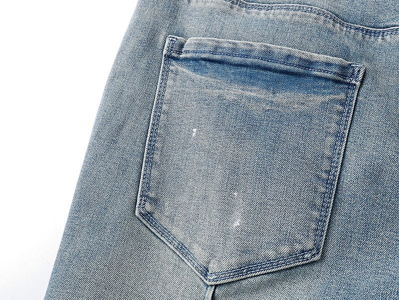 R+A Light Blue Paint-Splatter Distressed Jeans — detail