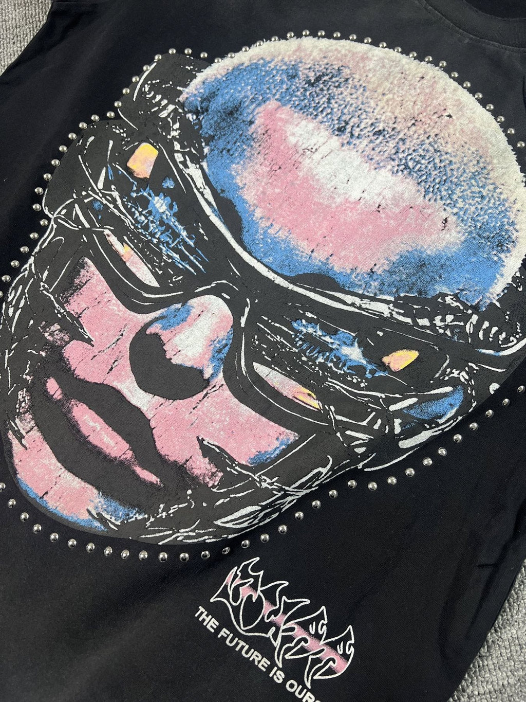 DUAA New Age Graphic Short-Sleeve T-Shirt — detail