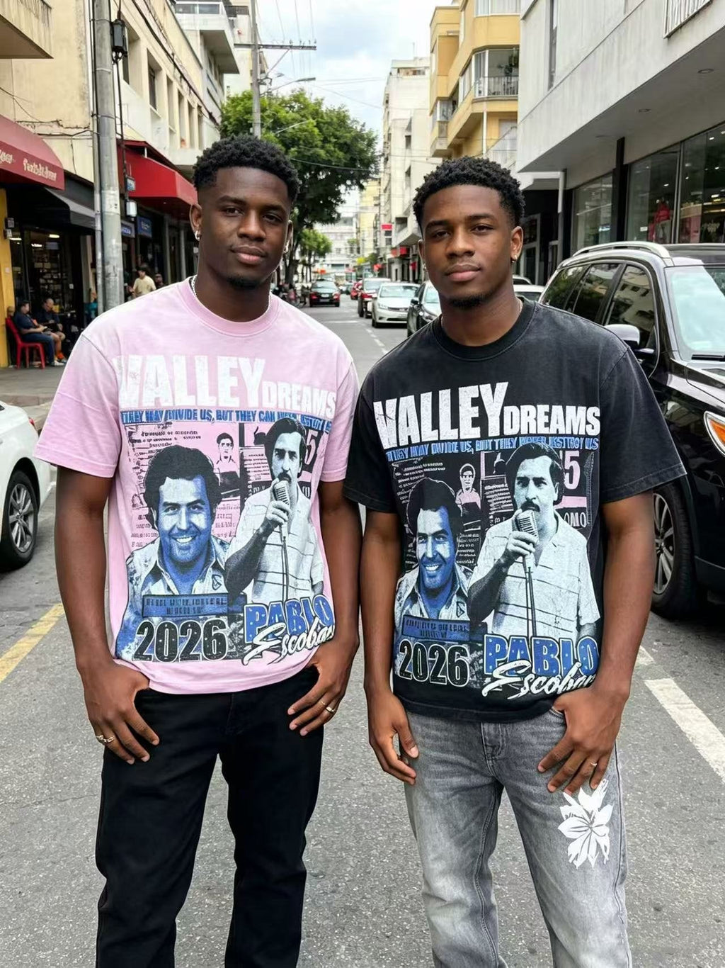 VALLEY Portrait Graphic Short-Sleeve T-Shirt — model