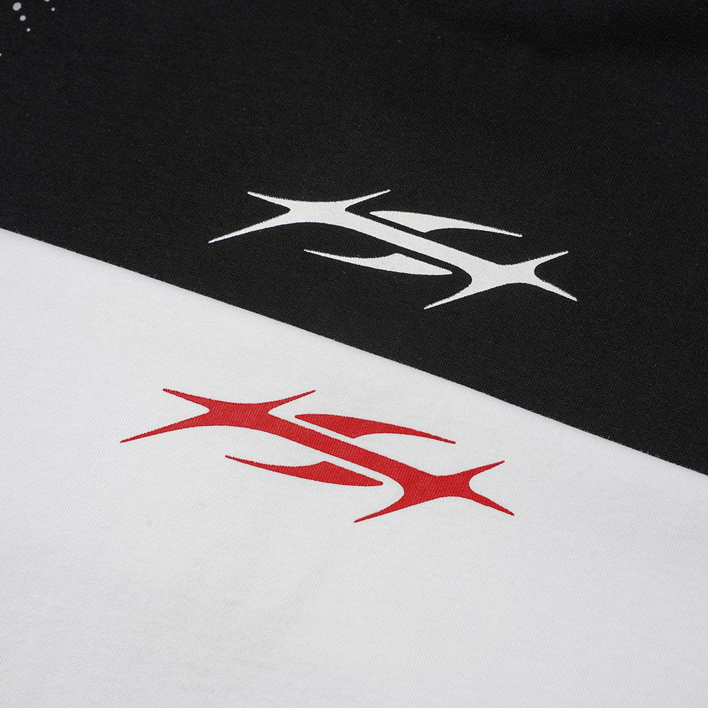 Hellstar Shoulder Graphic Dot Detail T-Shirt — fabric_closeup