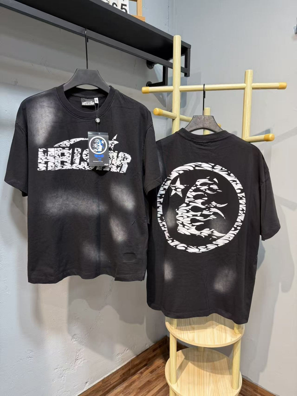 Hellstar Circular Back Graphic Short-Sleeve T-Shirt — context