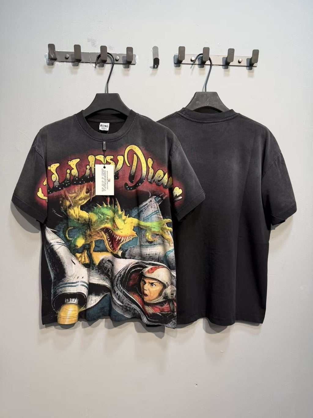 VALLEY Dragon Aircraft Astronaut Graphic T-Shirt — context