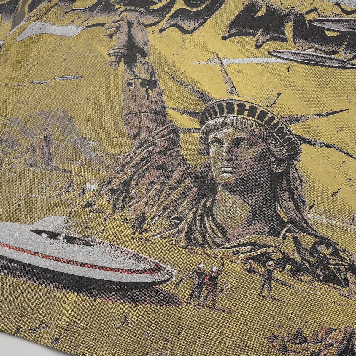 VALLEY Olive Statue of Liberty Graphic Short-Sleeve T-Shirt — detail